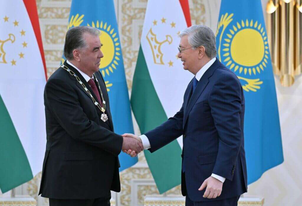 Kazakhstan, Tajikistan Move Ties Up a Notch Signing Declaration on Allied Cooperation