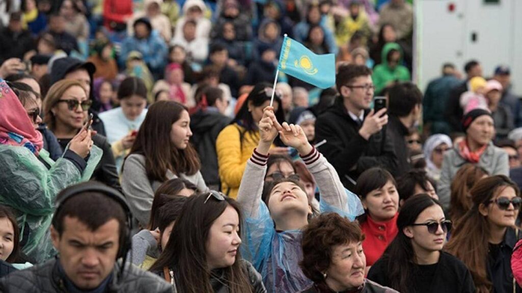 73% казахстанцев считают, что страна развивается в правильном направлении – соцопрос