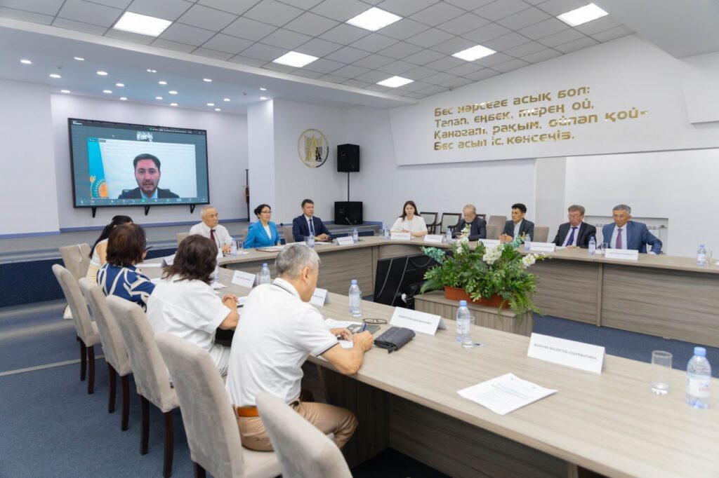 Семейде КИСИ GPS алаңында Ұлттық құрылтай шешімдерін іске асыруды қоғамдық бақылау мәселесі талқыланды