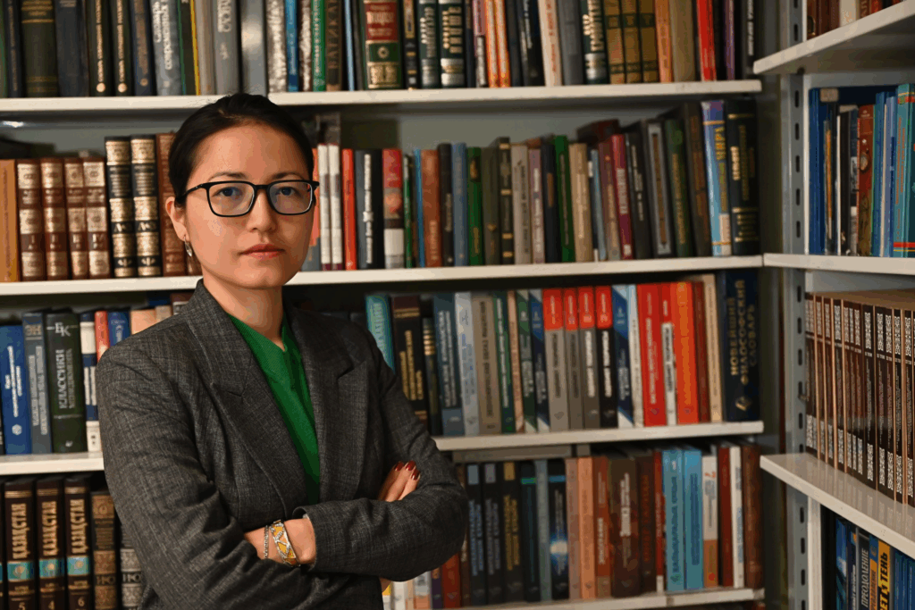 Қазақстандағы цифрлық үкіметтің дамуы: «бір терезе» қағидатынан ашық деректер мен онлайн қызметтер, онлайн-петицияларға дейін