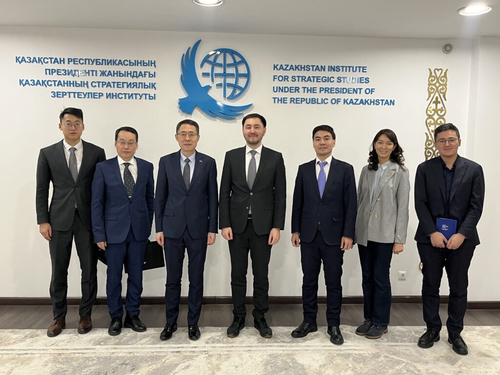 Директор КИСИ встретился с Послом КНР