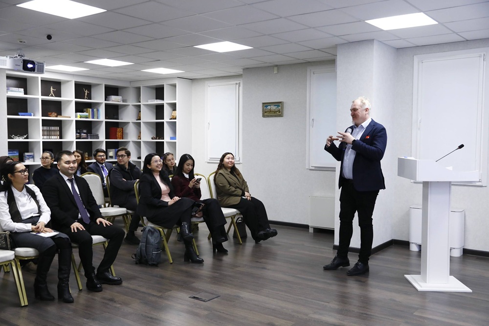 ҚСЗИ-да ЖИ дәуіріндегі жұмыс пен мансап трансформациясы туралы ашық дәріс өтті